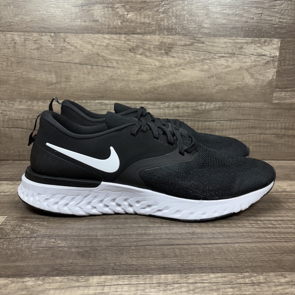 Nike Odyssey React 2 Flyknit Black Mens US Size 10.5...